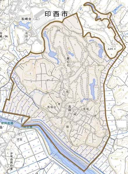 吉田とその周辺の地図。町の範囲を重ねている