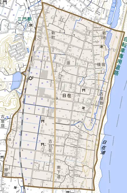 日在とその周辺の地図。町の範囲を重ねている