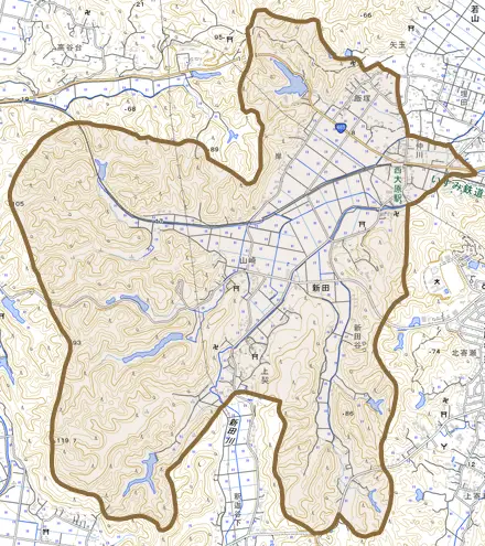 新田とその周辺の地図。町の範囲を重ねている