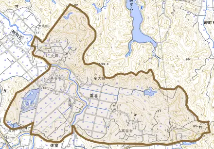 高谷とその周辺の地図。町の範囲を重ねている