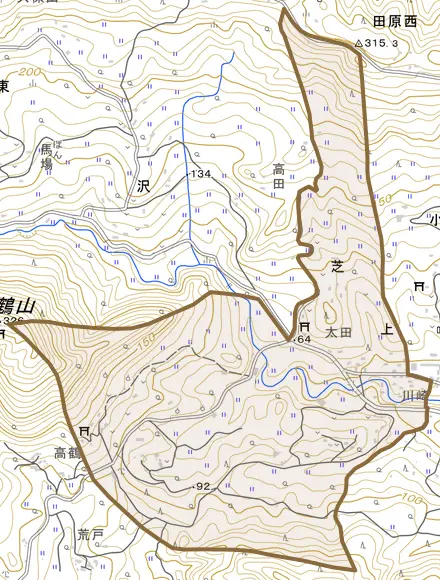 上とその周辺の地図。町の範囲を重ねている