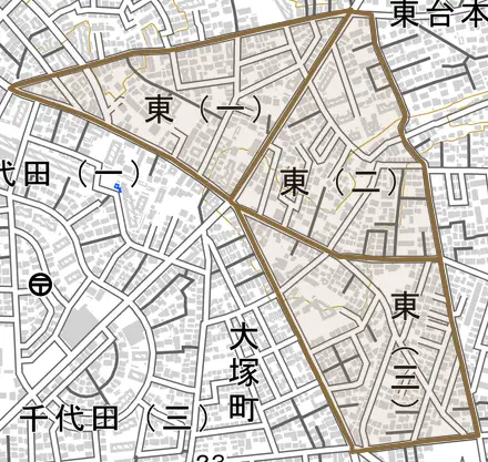 東とその周辺の地図。町の範囲を重ねている