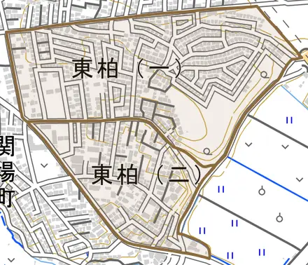 東柏とその周辺の地図。町の範囲を重ねている