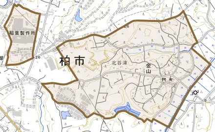 金山とその周辺の地図。町の範囲を重ねている