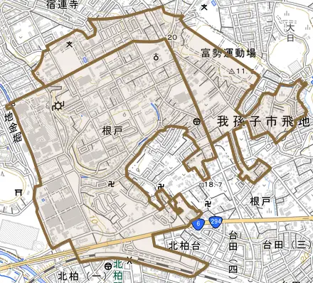 根戸とその周辺の地図。町の範囲を重ねている