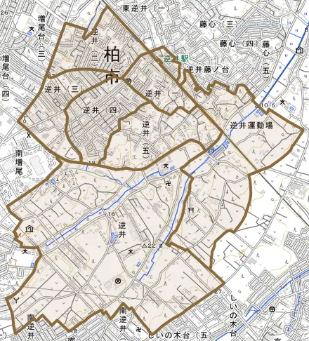 逆井とその周辺の地図。町の範囲を重ねている