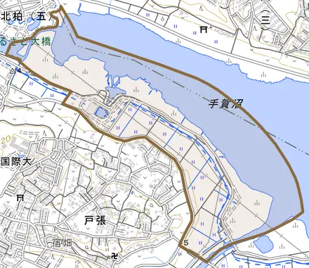 戸張新田とその周辺の地図。町の範囲を重ねている