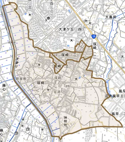 塚崎とその周辺の地図。町の範囲を重ねている