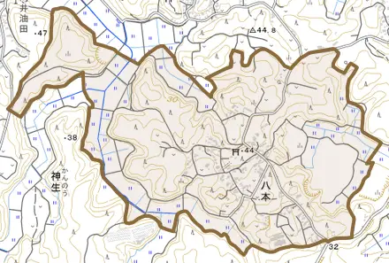 八本とその周辺の地図。町の範囲を重ねている
