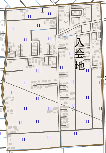 入会地とその周辺の地図。町の範囲を重ねている