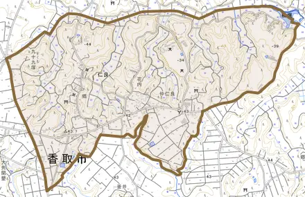 仁良とその周辺の地図。町の範囲を重ねている