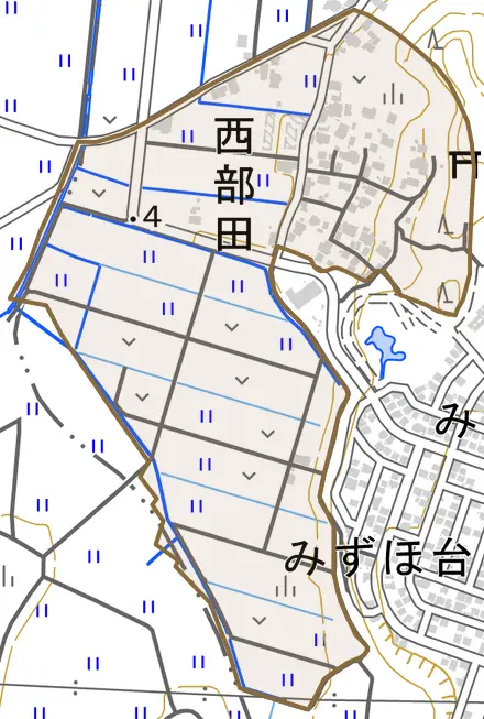 西部田とその周辺の地図。町の範囲を重ねている