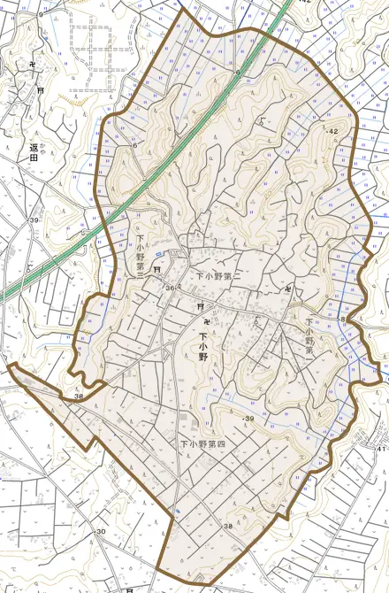 下小野とその周辺の地図。町の範囲を重ねている