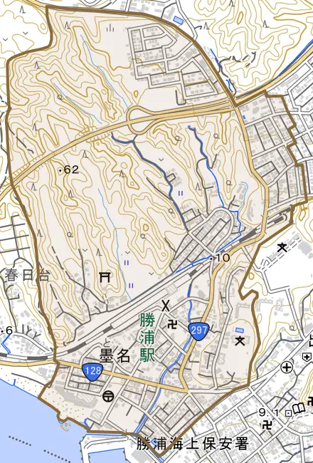 墨名とその周辺の地図。町の範囲を重ねている