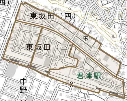 東坂田とその周辺の地図。町の範囲を重ねている