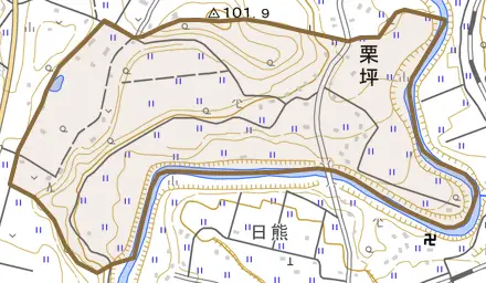 栗坪とその周辺の地図。町の範囲を重ねている