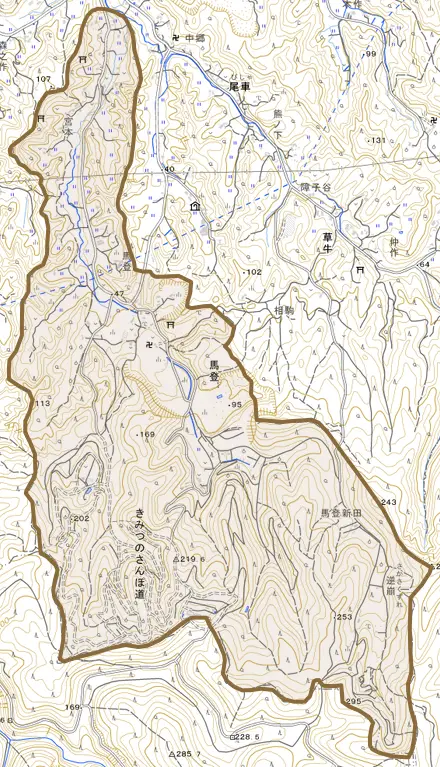 馬登とその周辺の地図。町の範囲を重ねている