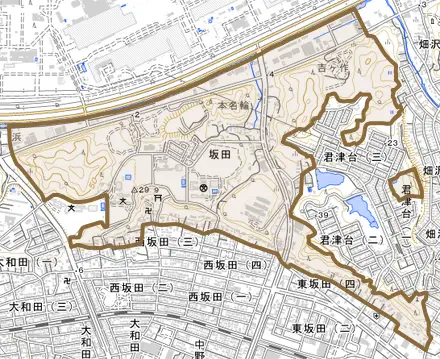 坂田とその周辺の地図。町の範囲を重ねている