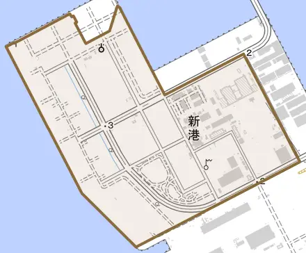 新港とその周辺の地図。町の範囲を重ねている