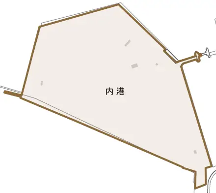 内港とその周辺の地図。町の範囲を重ねている