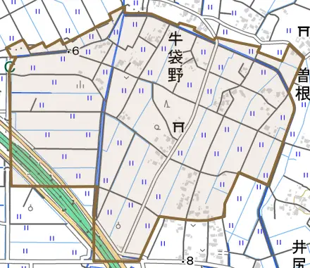 牛袋野とその周辺の地図。町の範囲を重ねている