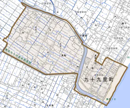 真亀とその周辺の地図。町の範囲を重ねている