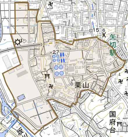 栗山とその周辺の地図。町の範囲を重ねている