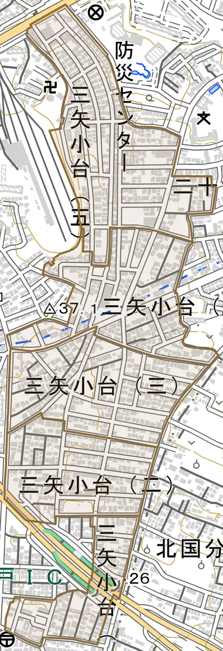 三矢小台とその周辺の地図。町の範囲を重ねている