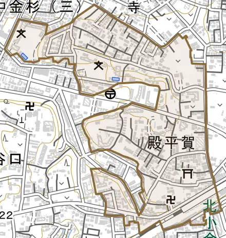 殿平賀とその周辺の地図。町の範囲を重ねている