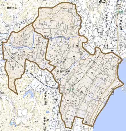 千倉町瀬戸とその周辺の地図。町の範囲を重ねている