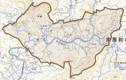 平久里中とその周辺の地図。町の範囲を重ねている