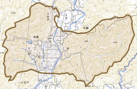 犬掛とその周辺の地図。町の範囲を重ねている