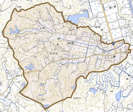 加茂とその周辺の地図。町の範囲を重ねている