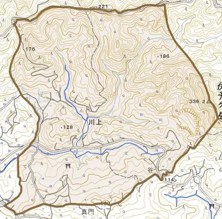 川上とその周辺の地図。町の範囲を重ねている