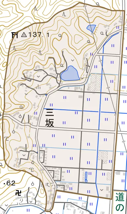 三坂とその周辺の地図。町の範囲を重ねている