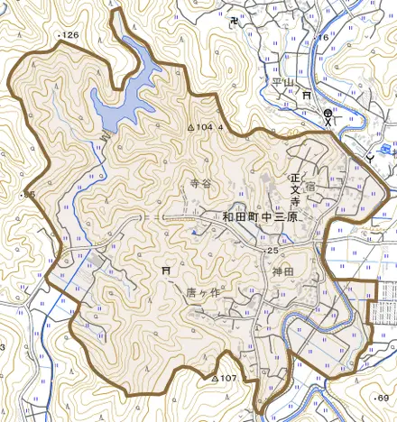 和田町中三原とその周辺の地図。町の範囲を重ねている