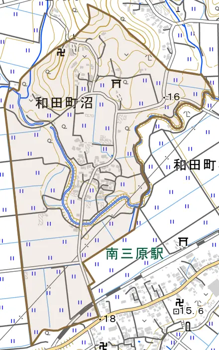 和田町沼とその周辺の地図。町の範囲を重ねている