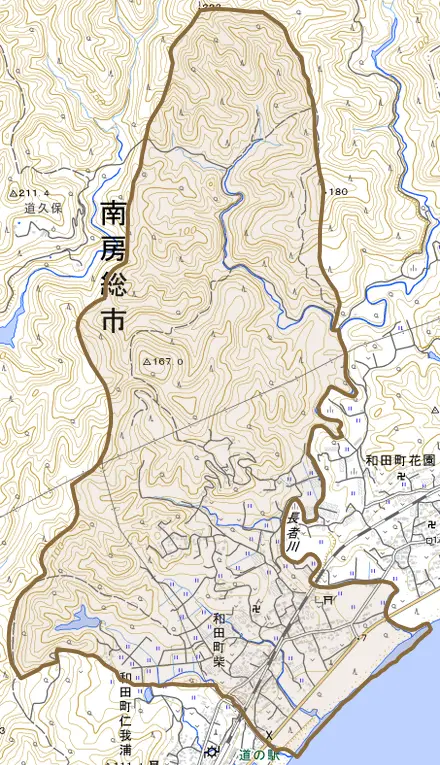 和田町柴とその周辺の地図。町の範囲を重ねている