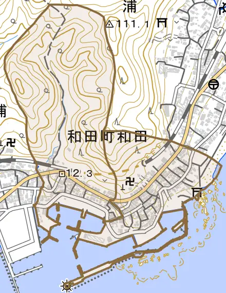 和田町和田とその周辺の地図。町の範囲を重ねている