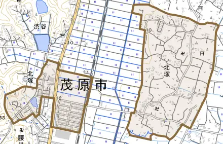 北塚とその周辺の地図。町の範囲を重ねている