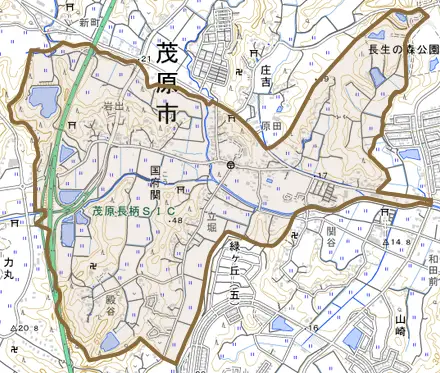 国府関とその周辺の地図。町の範囲を重ねている