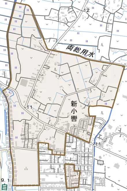 新小轡とその周辺の地図。町の範囲を重ねている