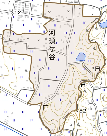 河須ケ谷とその周辺の地図。町の範囲を重ねている
