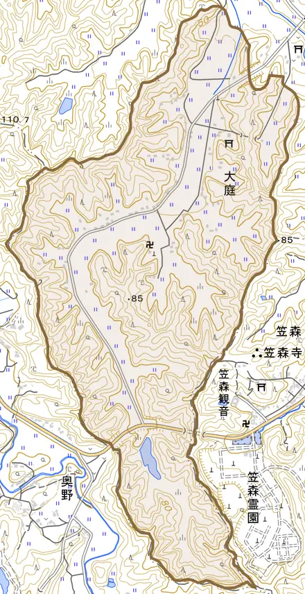 大庭とその周辺の地図。町の範囲を重ねている