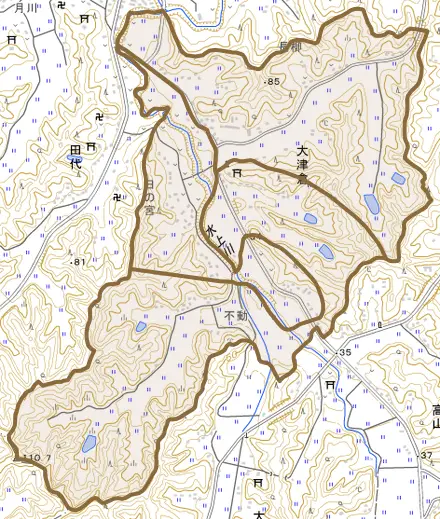 大津倉とその周辺の地図。町の範囲を重ねている