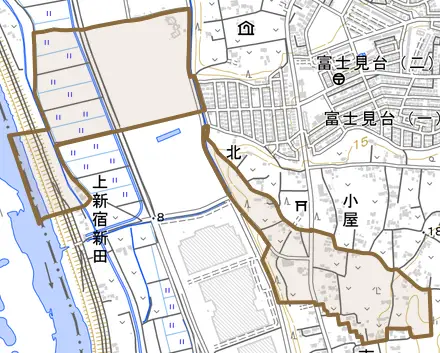 大字小屋とその周辺の地図。町の範囲を重ねている