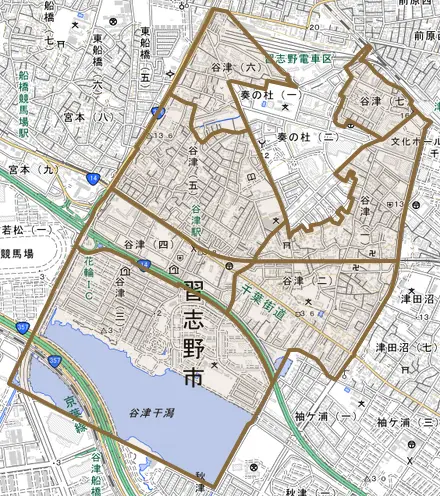 谷津とその周辺の地図。町の範囲を重ねている