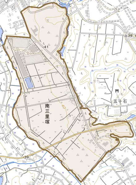 南三里塚とその周辺の地図。町の範囲を重ねている