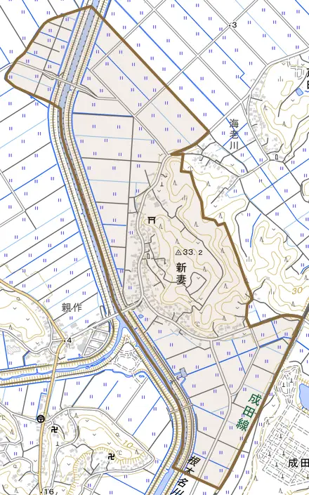 新妻とその周辺の地図。町の範囲を重ねている