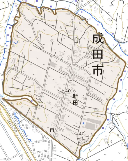 新田とその周辺の地図。町の範囲を重ねている